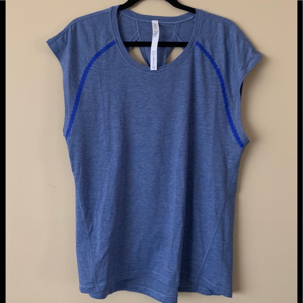 Lululemon top